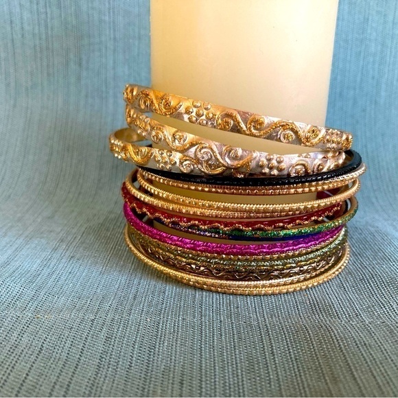 Set of 17 Bollywood bangles - Picture 1 of 2
